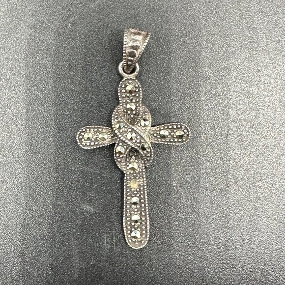Vintage Sterling Silver Marcasite Knot Cross Pendant 925 One Missing Stone - Picture 2 of 7